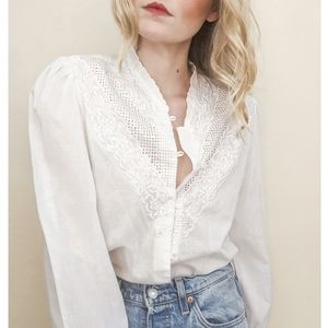 70s White Floral Embroidered Button Down Blouse